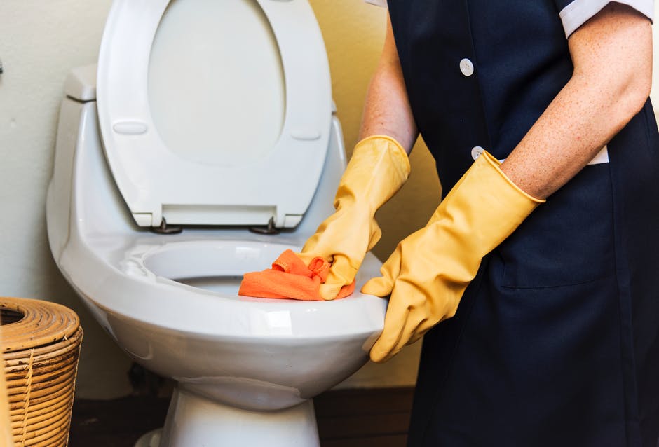 http://bookdirtbusters.com/wp-content/uploads/2019/07/best-way-to-clean-a-toilet.jpeg