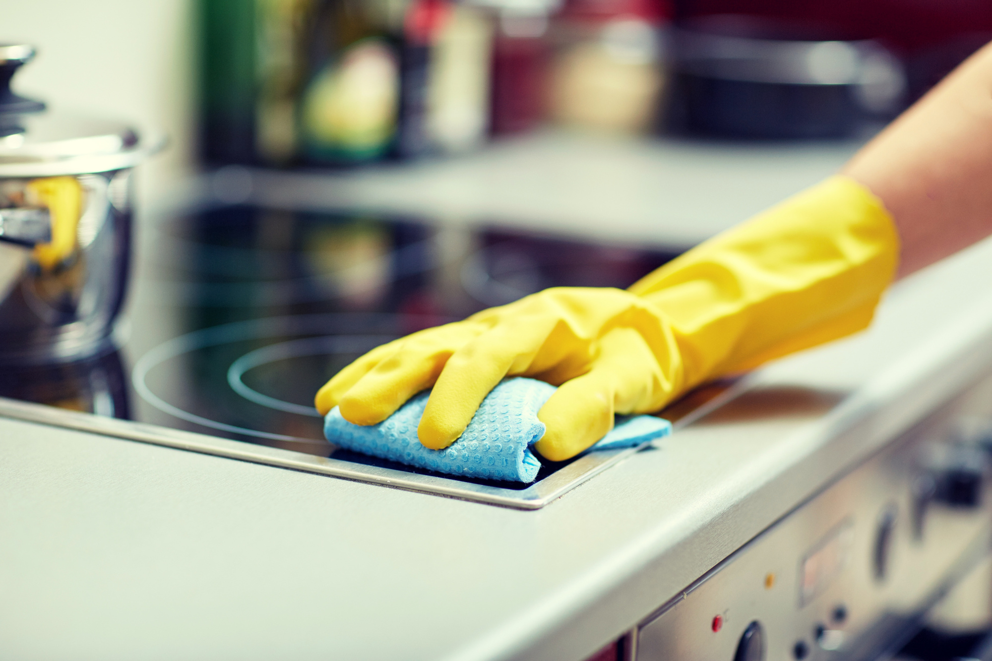 What Should A Cleaning Lady Do? What To Expect From A Professional