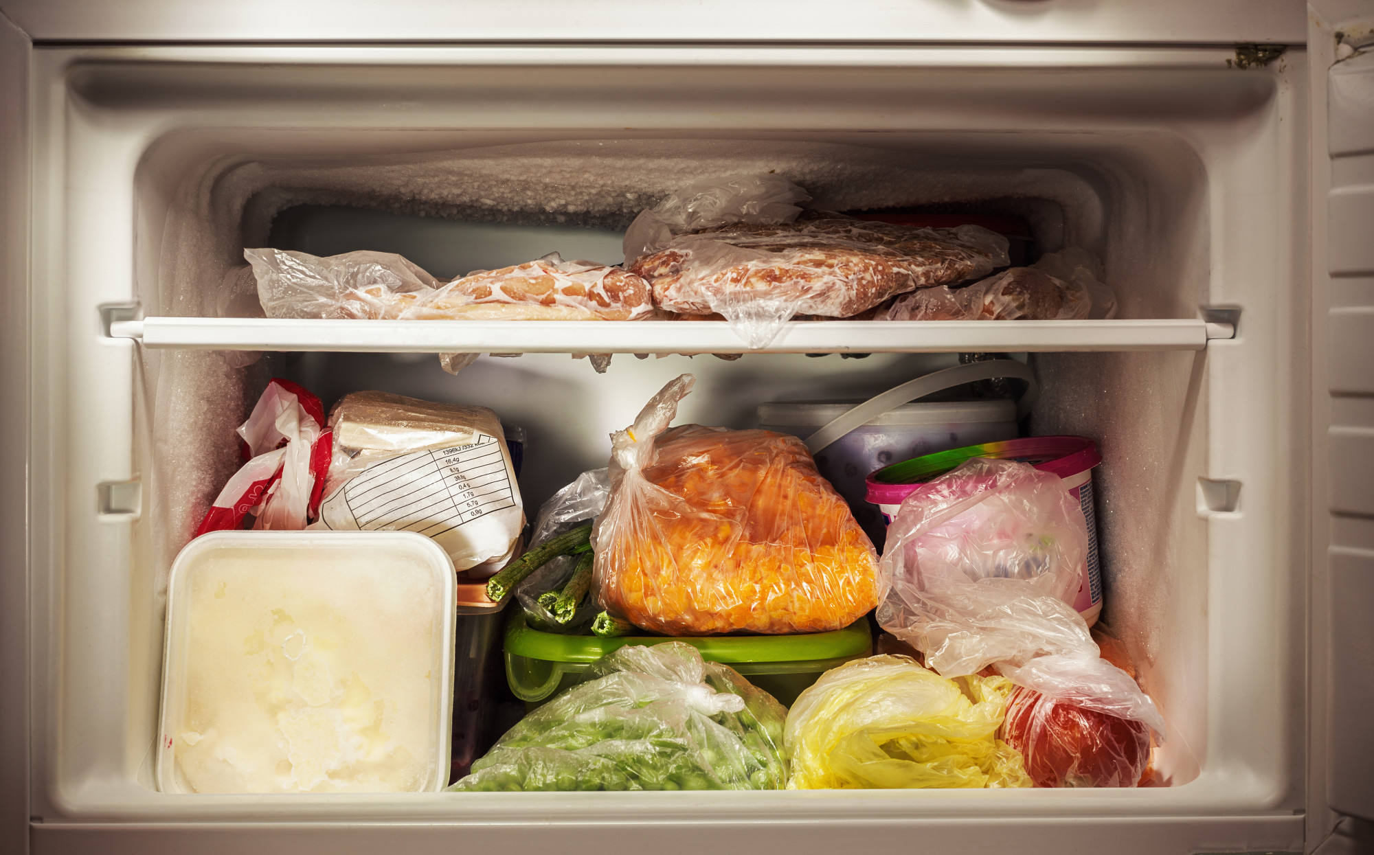 how to clean a refrigerator that smells