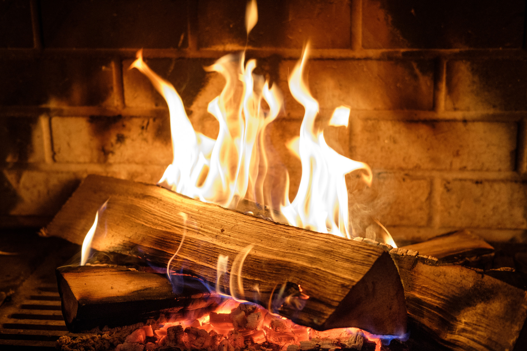 Essential Fireplace Cleaning Tips for Homeowners